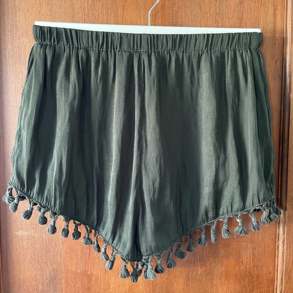 Stretchy Green Pom Pom Shorts Women’s Size Medium